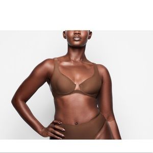 SKIMS | Intimates & Sleepwear | Skims Naked Underwire Plunge Bra | Poshmark